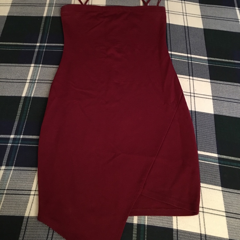 red knee open slit dress